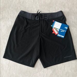 Brooks Men’s Board Runner 9” Athletic Shorts Be Dry Be Cool Black & Gray Size S